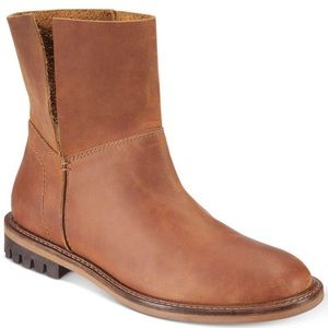 KELSI DAGGER Borough Boots!